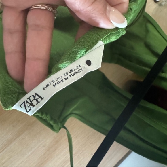 BLOGGERS FAVORITE Zara Vibrant Green Maxi Dress - Picture 15 of 15